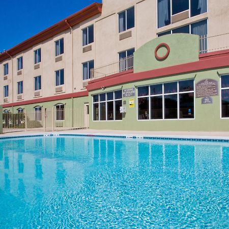 Holiday Inn Express Hotel & Suites Live Oak By Ihg Экстерьер фото