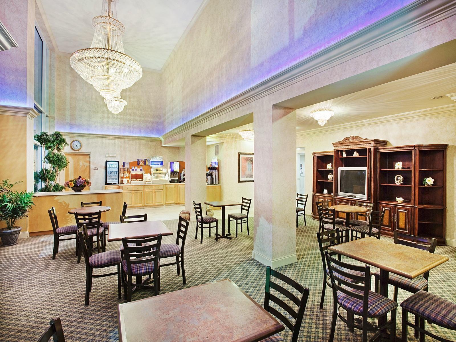 Holiday Inn Express Hotel & Suites Live Oak By Ihg Экстерьер фото
