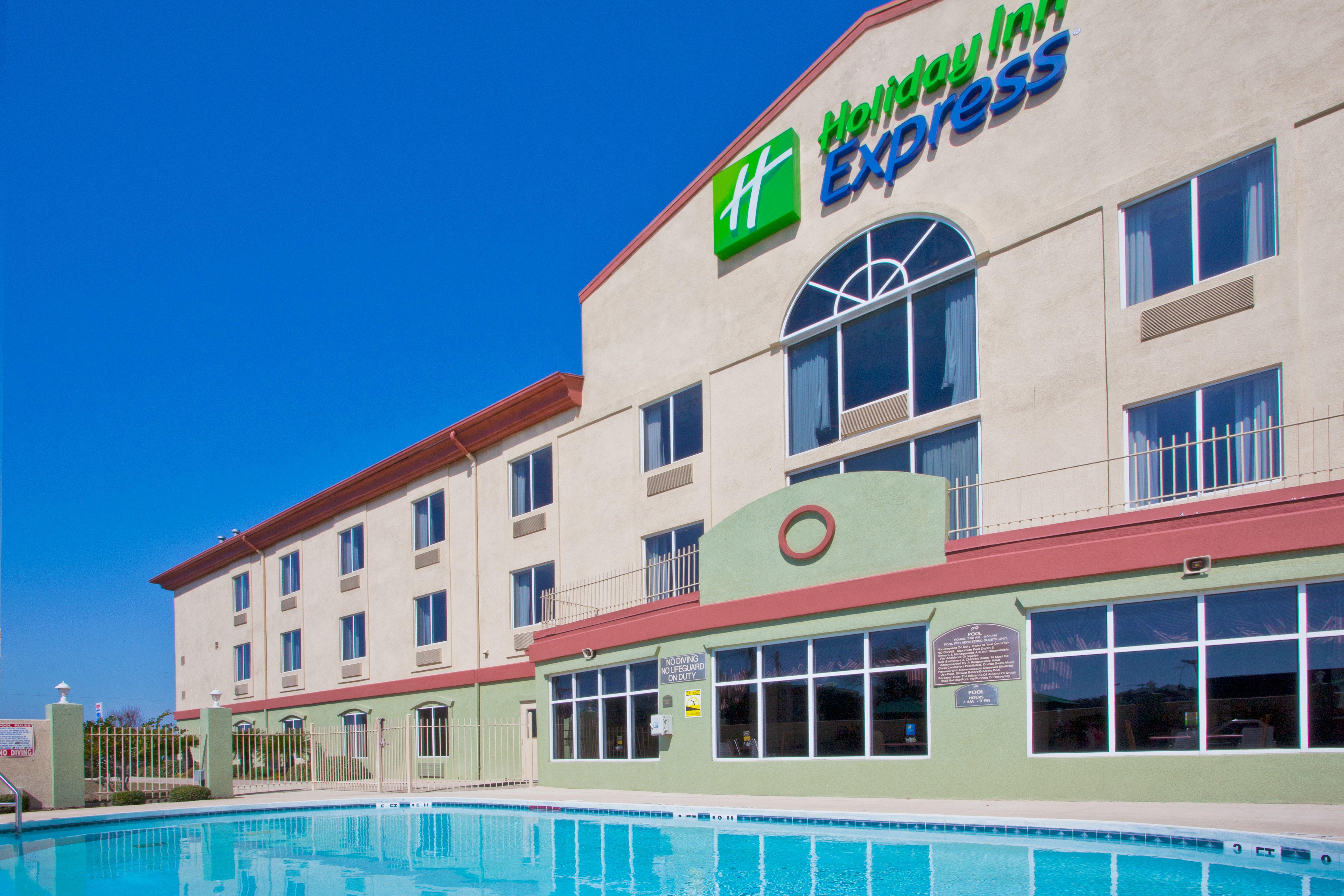 Holiday Inn Express Hotel & Suites Live Oak By Ihg Экстерьер фото