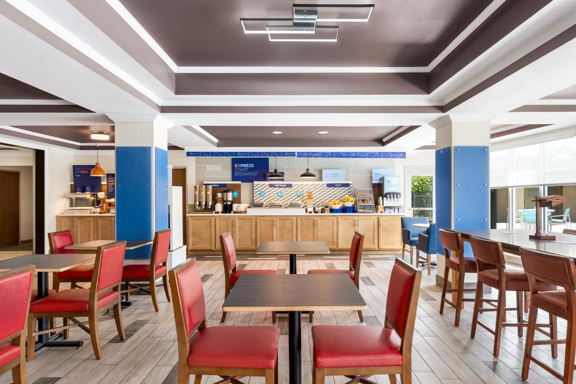 Holiday Inn Express Hotel & Suites Live Oak By Ihg Экстерьер фото